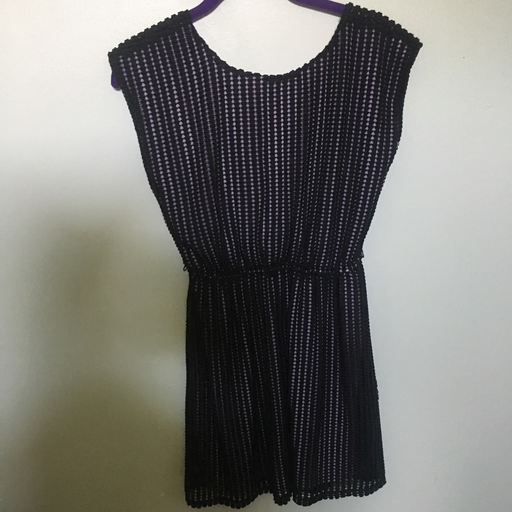 Black sleeveless dress